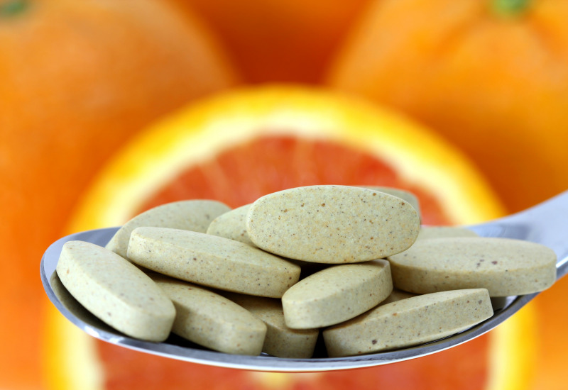 Vitamina C eccessi e carenze, quali sono gli effetti?