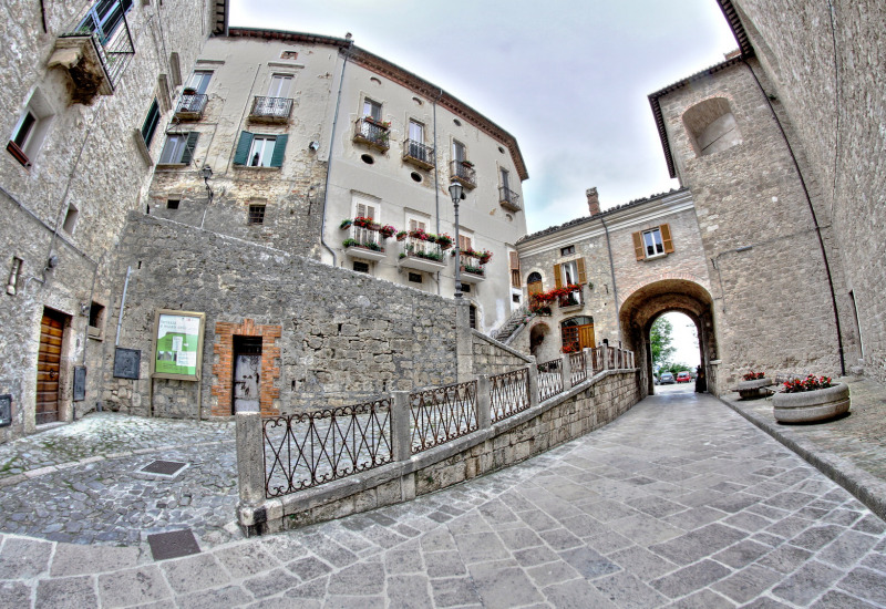 Week end romantici a Civitella del Tronto, il borgo più bello d’Italia, benessere culturale